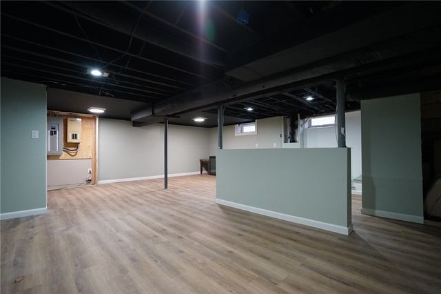 27 Winifred Avenue, Warwick, RI 02889