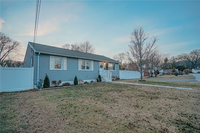 27 Winifred Avenue, Warwick, RI 02889