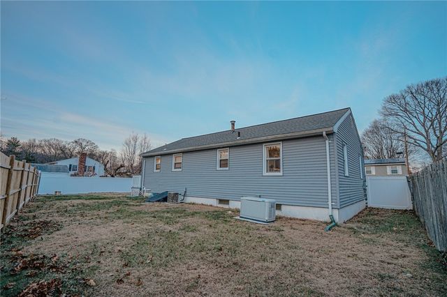 27 Winifred Avenue, Warwick, RI 02889