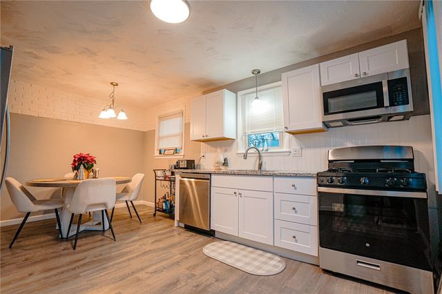 27 Winifred Avenue, Warwick, RI 02889