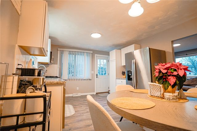 27 Winifred Avenue, Warwick, RI 02889