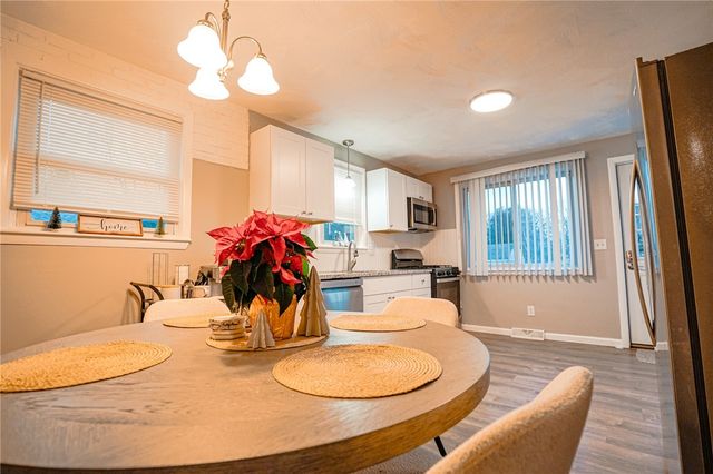 27 Winifred Avenue, Warwick, RI 02889