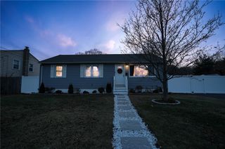 27 Winifred Avenue, Warwick, RI 02889