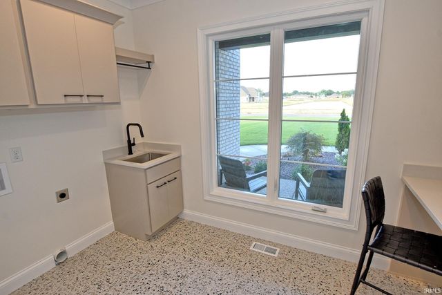 2874 Lake Drive, Newburgh, IN 47630