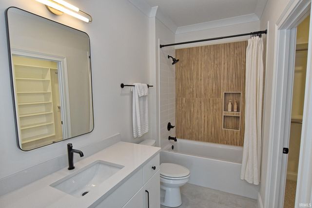 2874 Lake Drive, Newburgh, IN 47630