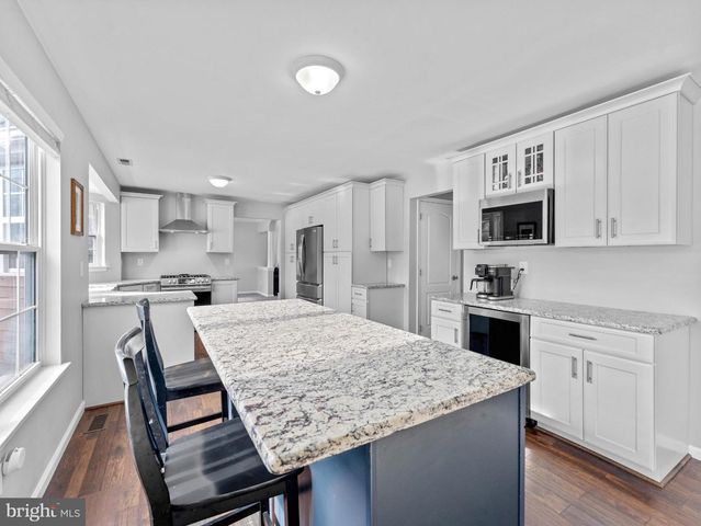 5 LAKE WORTH DR, Berlin, NJ 08009