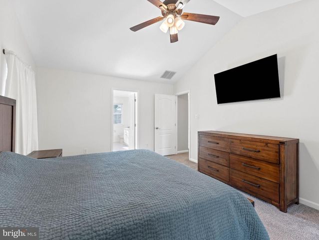 5 LAKE WORTH DR, Berlin, NJ 08009