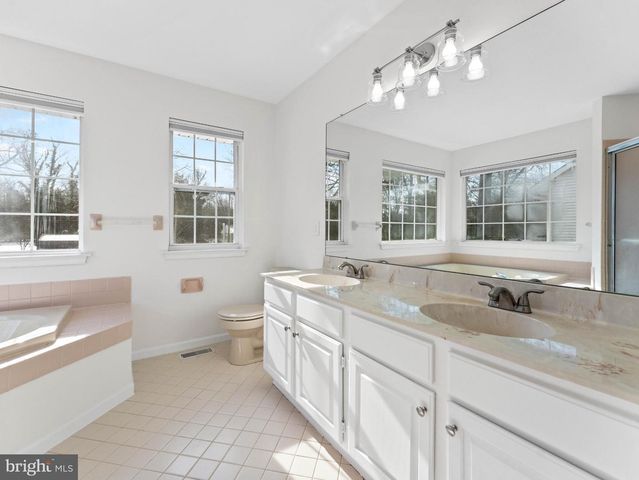 5 LAKE WORTH DR, Berlin, NJ 08009