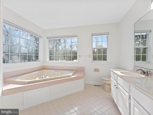 5 LAKE WORTH DR, Berlin, NJ 08009