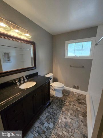 5280 VERMONT DR, Easton, PA 18045