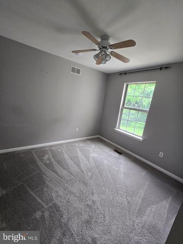 5280 VERMONT DR, Easton, PA 18045