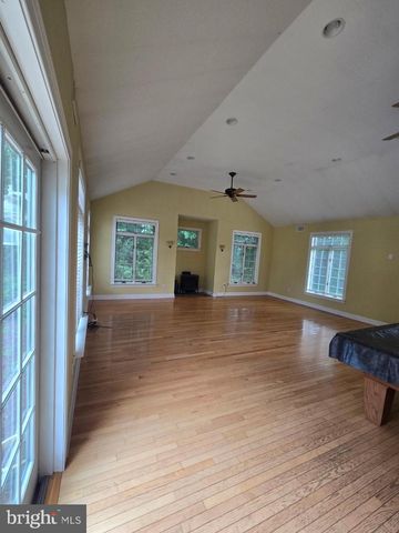 5280 VERMONT DR, Easton, PA 18045