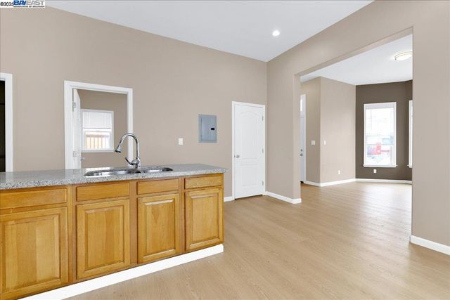 2337 22nd Street, Oakland, CA 94601