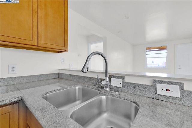 2337 22nd Street, Oakland, CA 94601