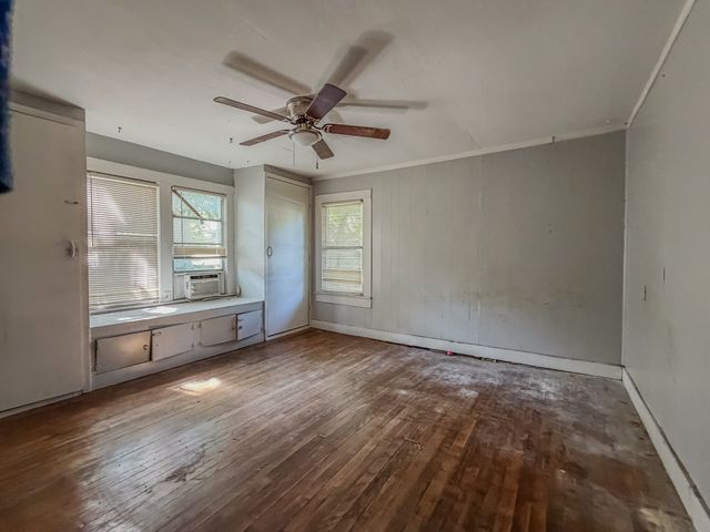 207 Cleveland Avenue, Weatherford, TX 76086