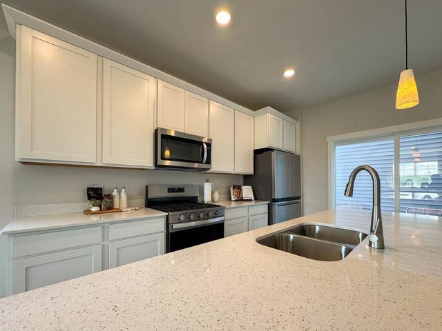 609 Boulder Lane, Stoughton, WI 53589