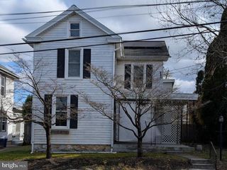 145 N MARKET ST, Mount Joy, PA 17552