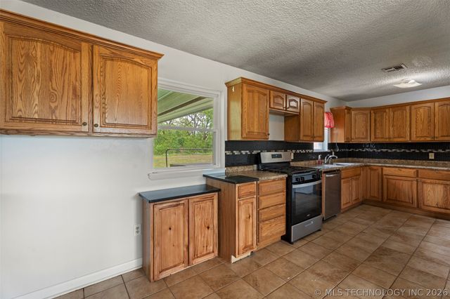 433083 E 290 Road, Vinita, OK 74301