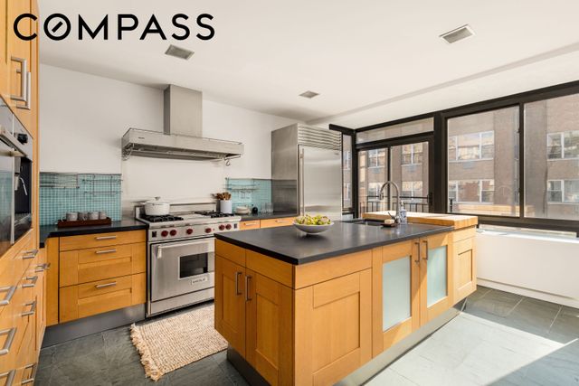 306 Mott St Ph, New York City, NY 10012