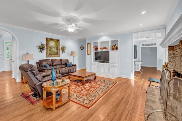 2570 Martha Washington Rd, Clarkrange, TN 38553
