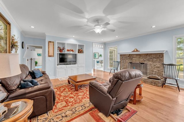 2570 Martha Washington Rd, Clarkrange, TN 38553