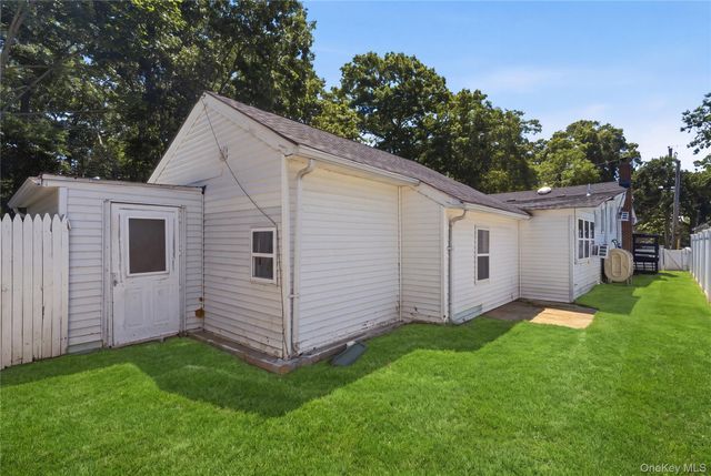 99 Green Avenue, Patchogue, NY 11772