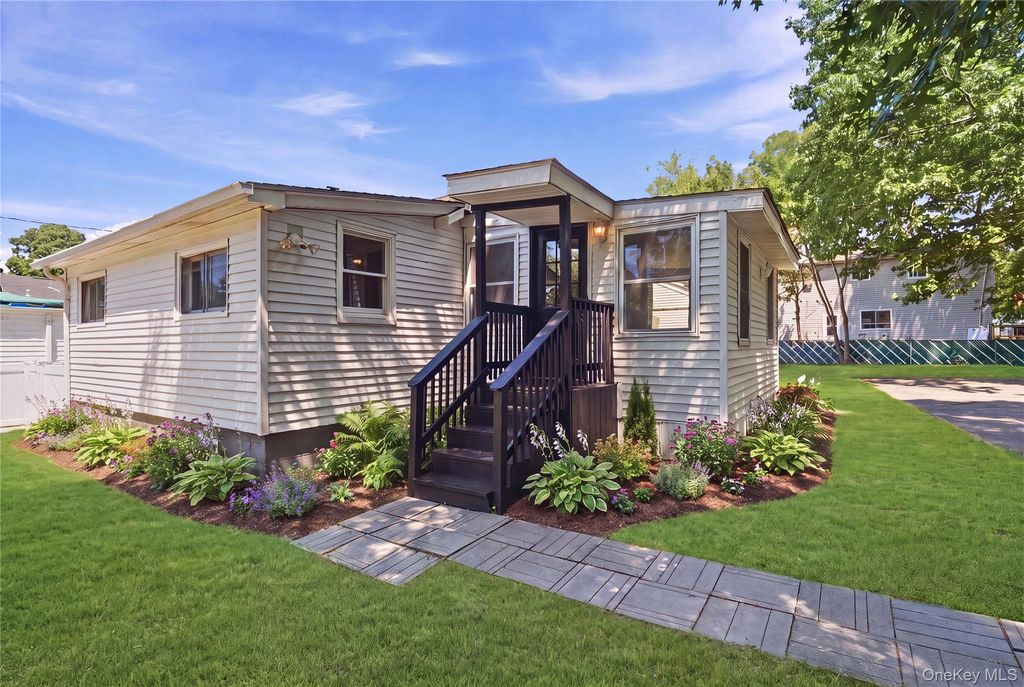 99 Green Avenue, Patchogue, NY 11772