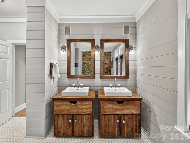 3520 Providence Plantation Lane, Charlotte, NC 28270