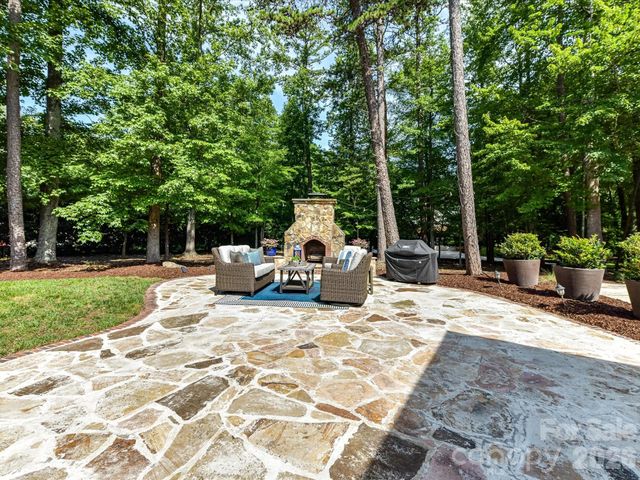 3520 Providence Plantation Lane, Charlotte, NC 28270