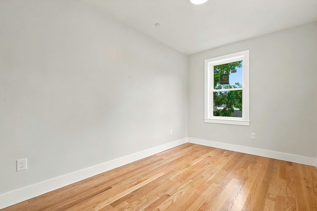 4 Mayhew St B, Framingham, MA 01702