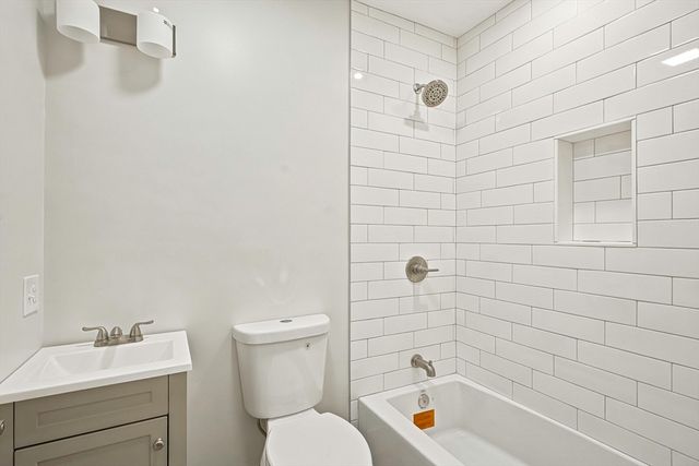 4 Mayhew St B, Framingham, MA 01702