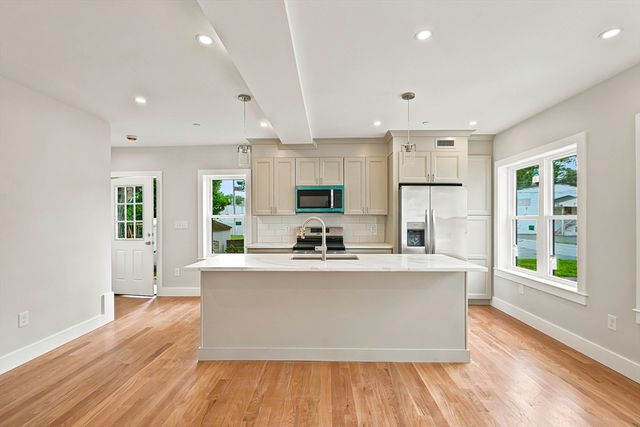 4 Mayhew St B, Framingham, MA 01702