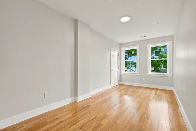 4 Mayhew St B, Framingham, MA 01702