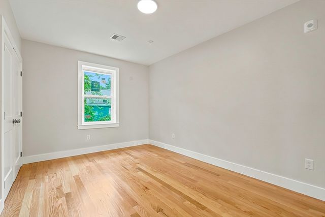 4 Mayhew St B, Framingham, MA 01702