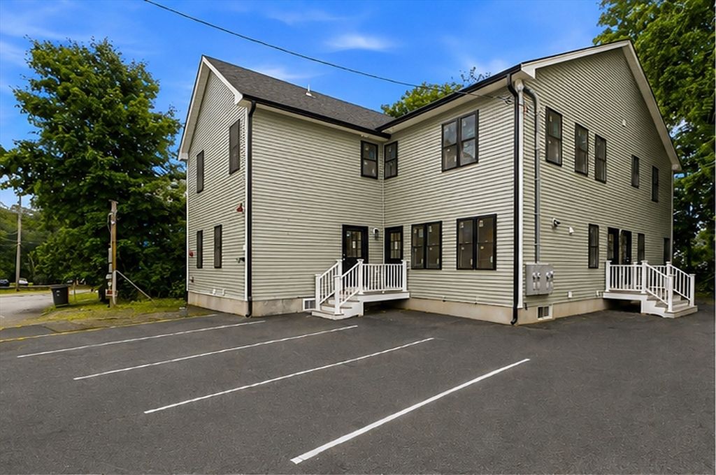 4 Mayhew St B, Framingham, MA 01702
