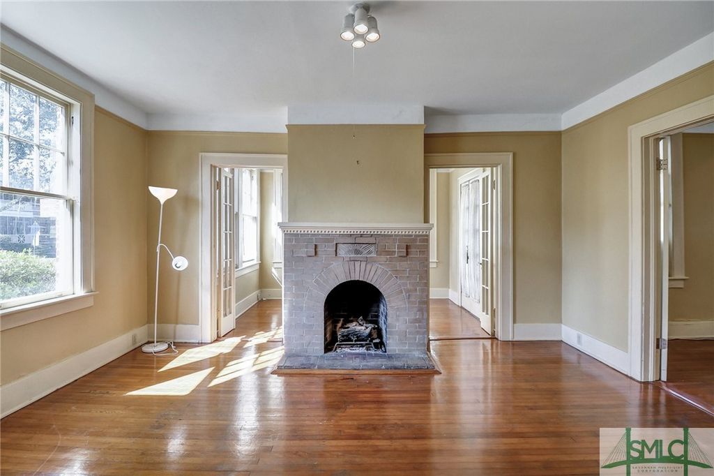 Image 10 of property listing at 210 E 48th Street, Savannah, GA 31405