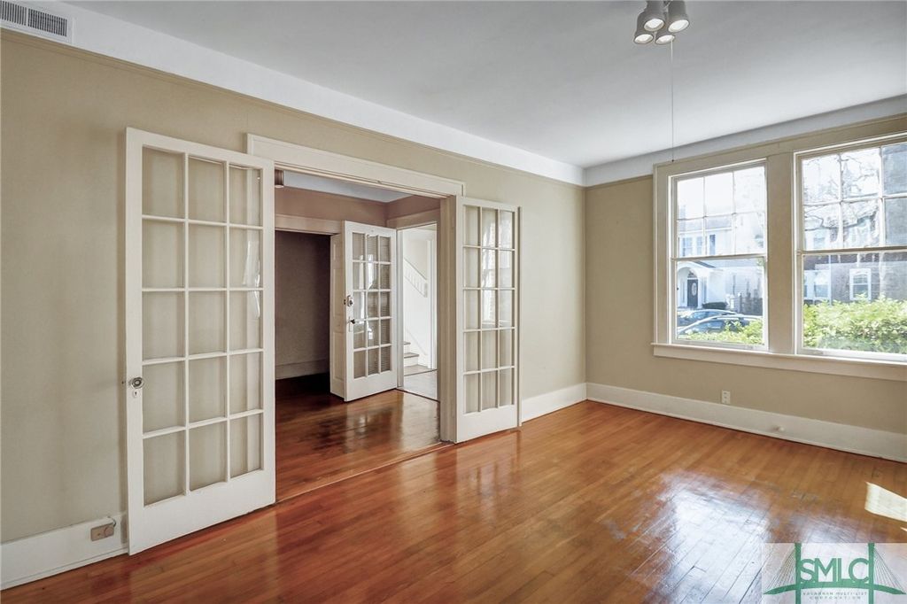 Image 12 of property listing at 210 E 48th Street, Savannah, GA 31405