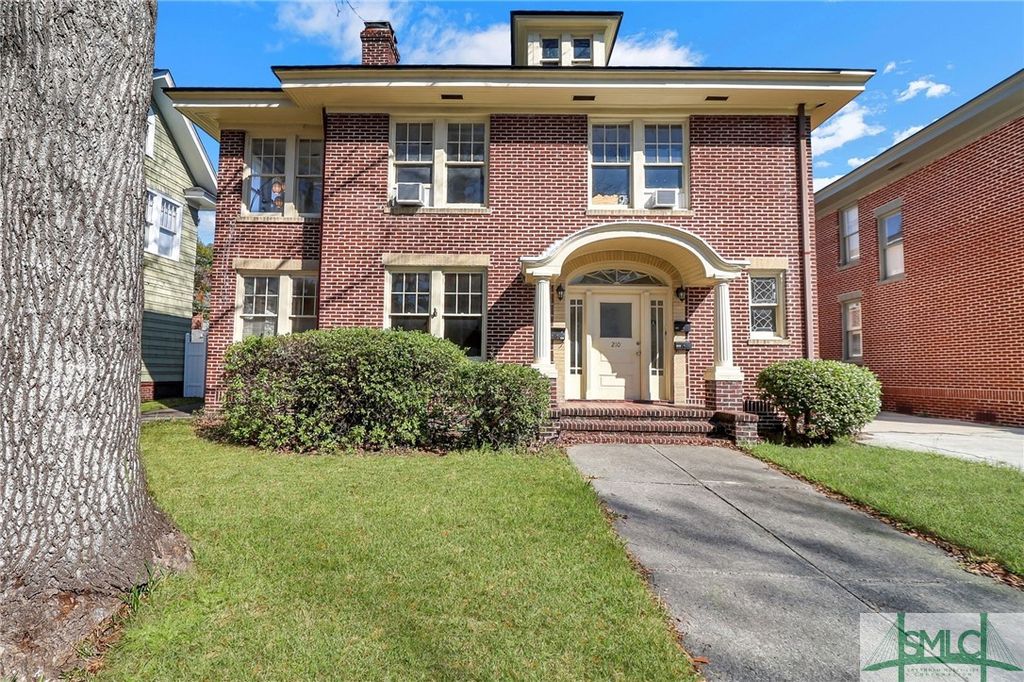 Image 2 of property listing at 210 E 48th Street, Savannah, GA 31405