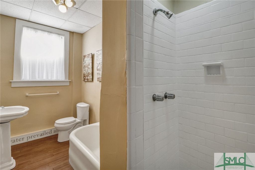 Image 26 of property listing at 210 E 48th Street, Savannah, GA 31405