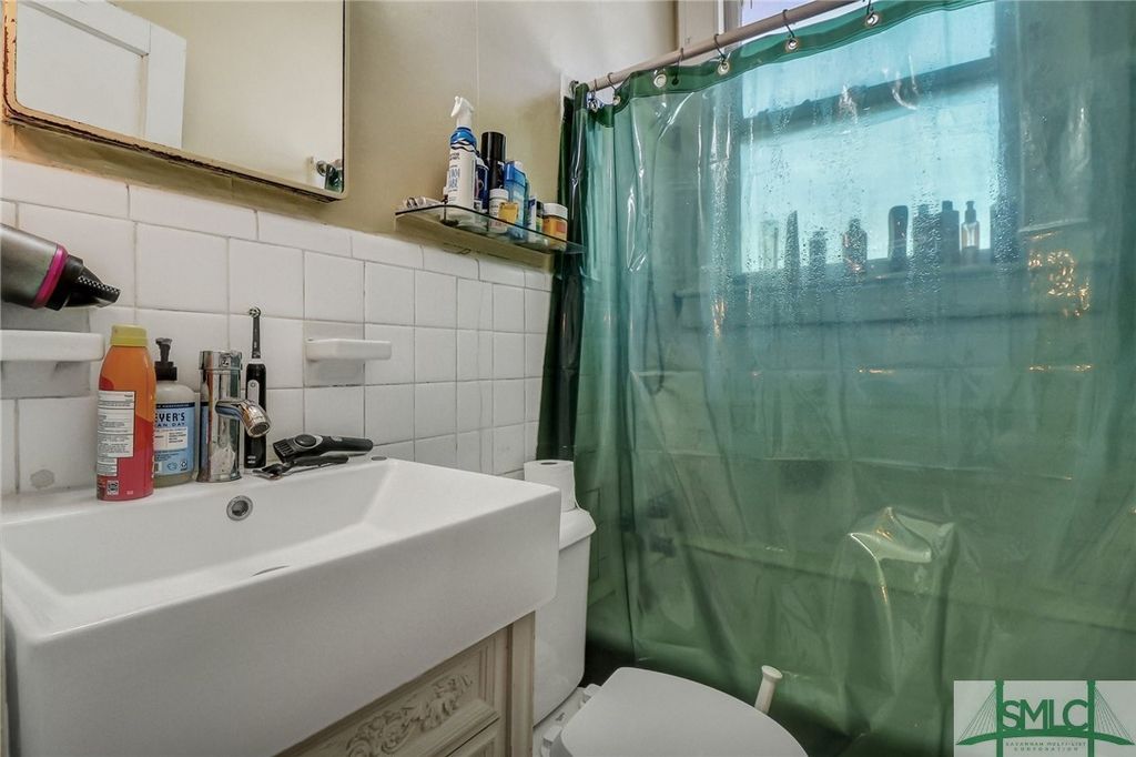 Image 40 of property listing at 210 E 48th Street, Savannah, GA 31405