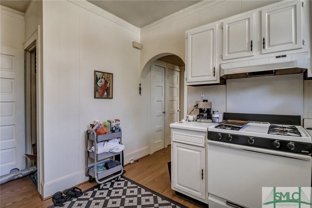 Image 42 of property listing at 210 E 48th Street, Savannah, GA 31405