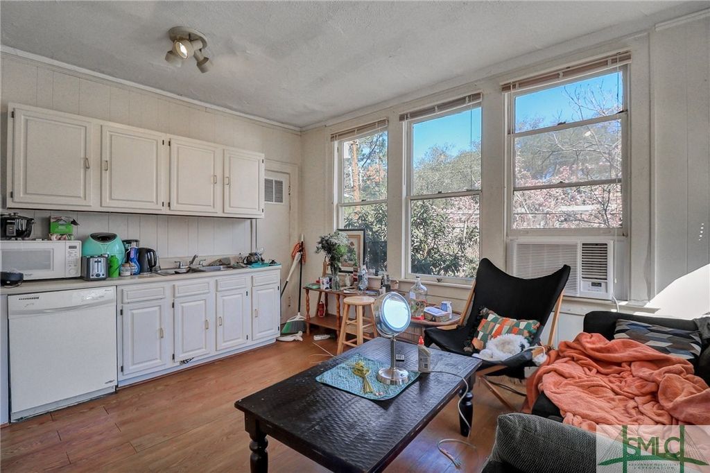 Image 44 of property listing at 210 E 48th Street, Savannah, GA 31405