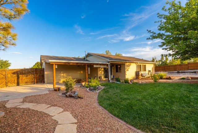 746 Cherokee Drive SW, Rio Rancho, NM 87124