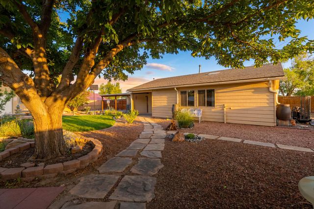 746 Cherokee Drive SW, Rio Rancho, NM 87124