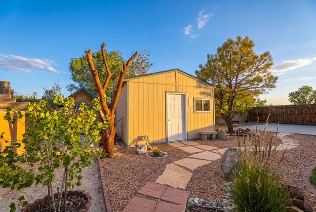 746 Cherokee Drive SW, Rio Rancho, NM 87124