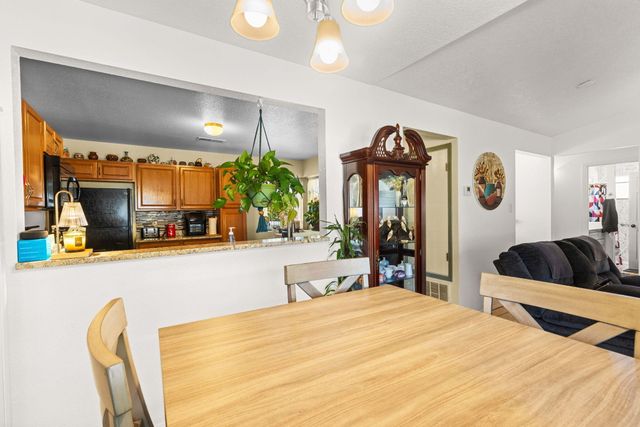 746 Cherokee Drive SW, Rio Rancho, NM 87124