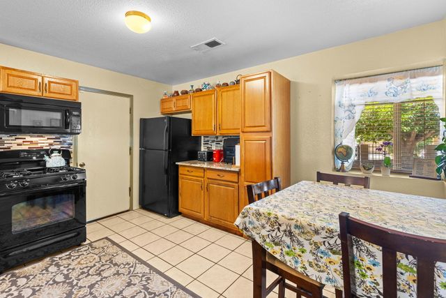 746 Cherokee Drive SW, Rio Rancho, NM 87124