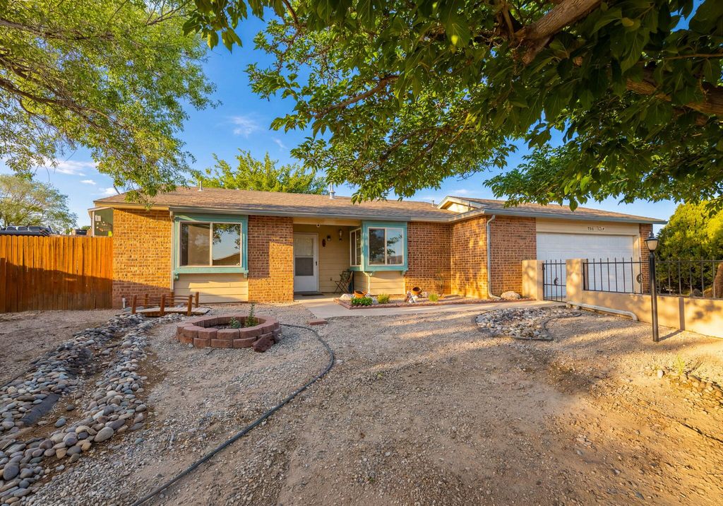 746 Cherokee Drive SW, Rio Rancho, NM 87124