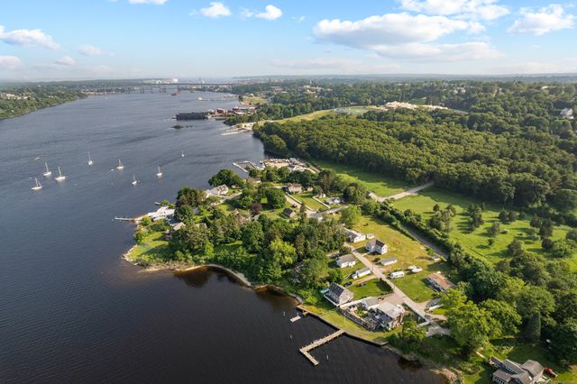 8 Wilson Avenue, Waterford, CT 06375