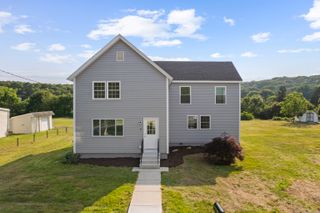 8 Wilson Avenue, Waterford, CT 06375